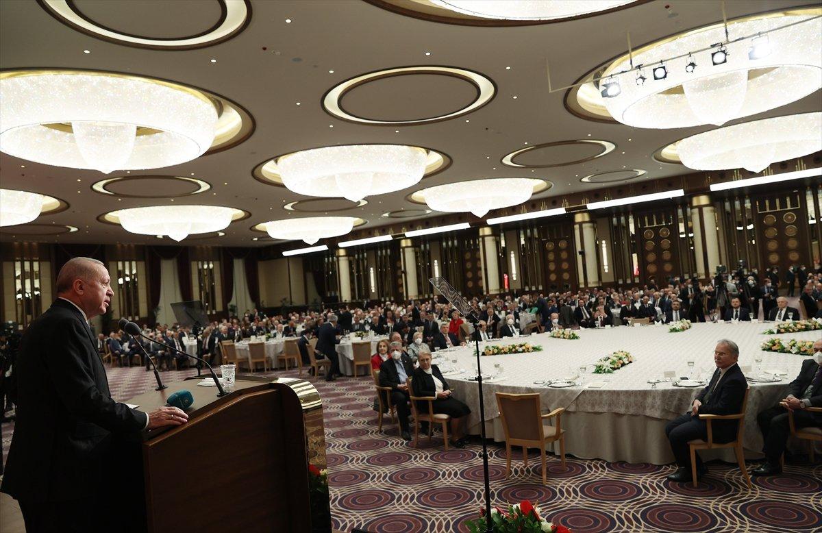 Cumhurbaşkanı Erdoğan, eski bakan ve milletvekilleriyle buluştu