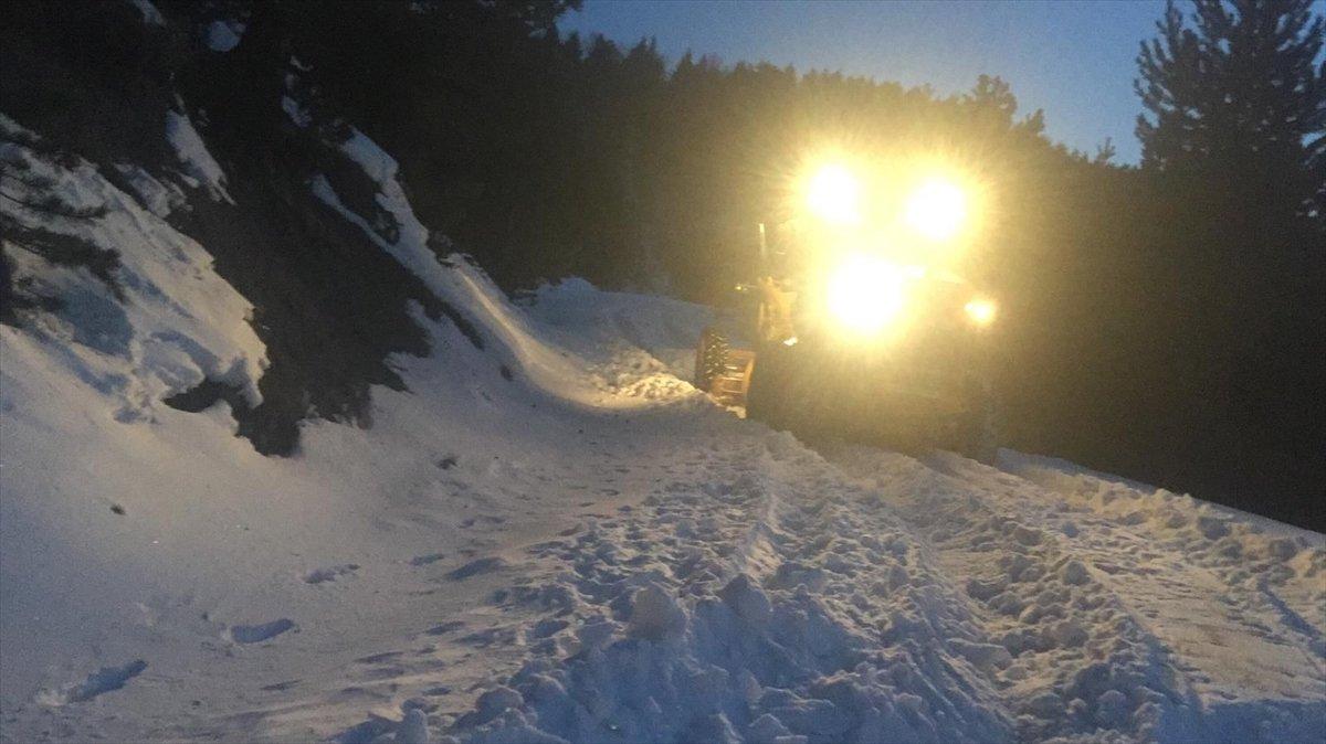 Ankara'da 4 kişilik aile, yoğun kar nedeniyle Otacı Yaylası'nda mahsur kaldı