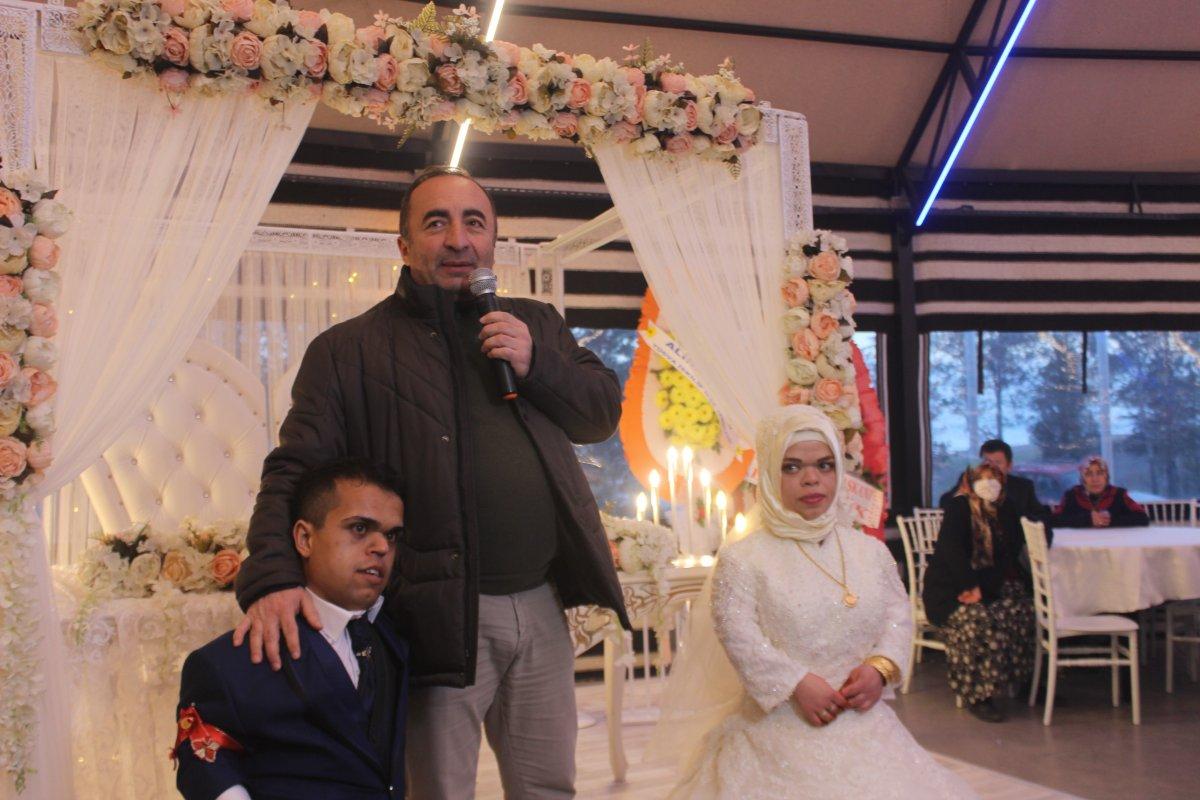 Çorum'da, büyük aşklarını hayallerindeki düğünle taçlandırdılar