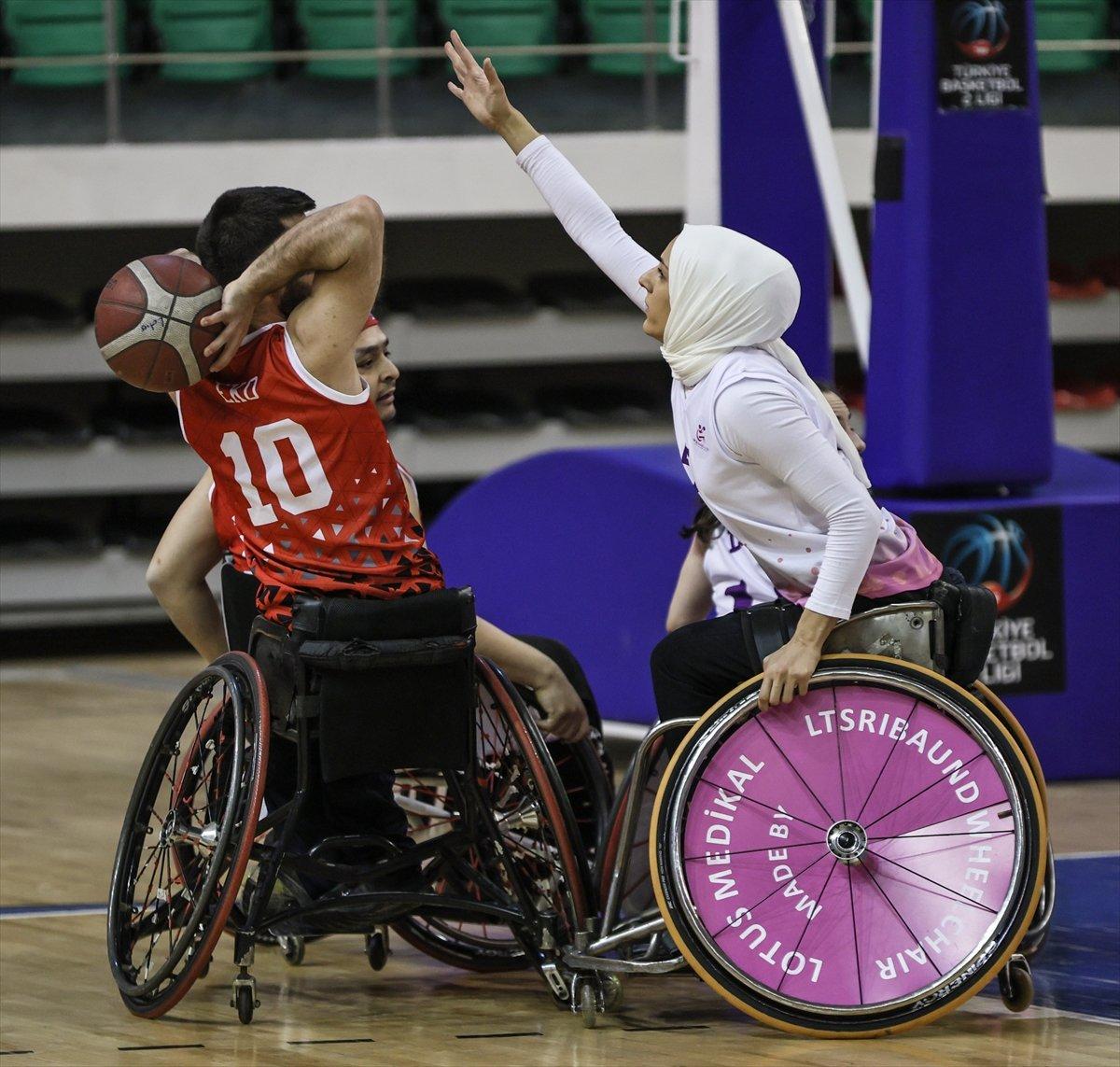 Türkiye'nin tek tekerlekli sandalye kadın basketbol takımı: Lotus Engelliler