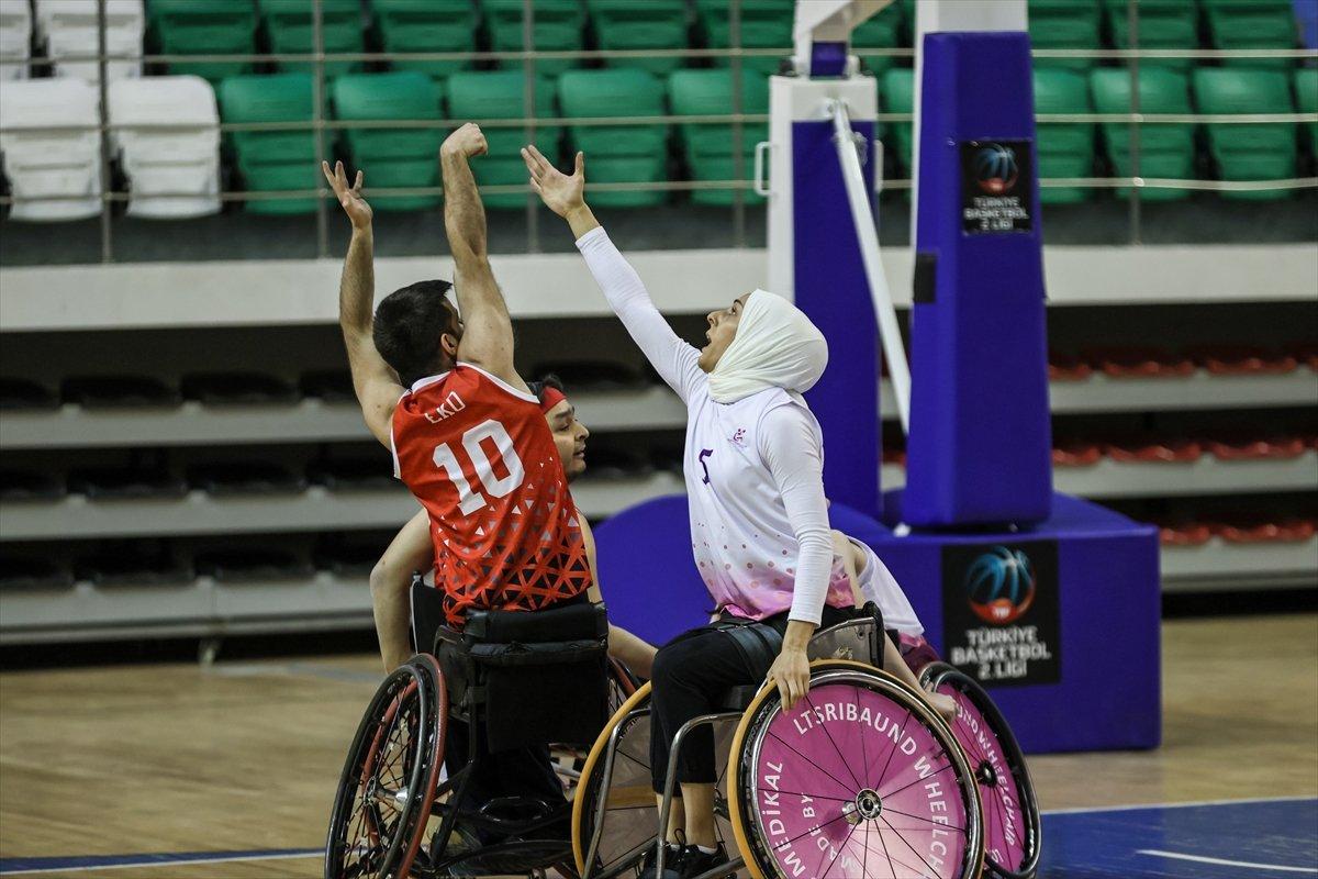 Türkiye'nin tek tekerlekli sandalye kadın basketbol takımı: Lotus Engelliler