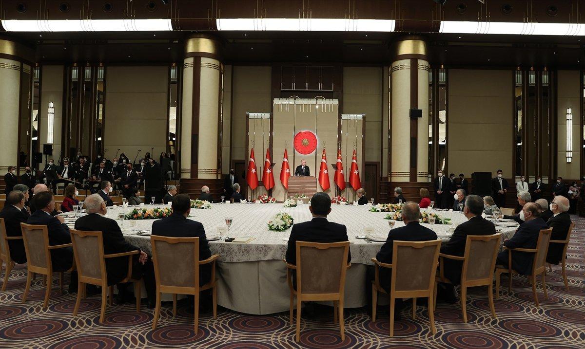 Cumhurbaşkanı Erdoğan sesinin neden kısıldığını açıkladı