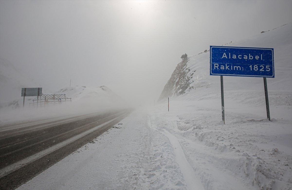 Antalya-Konya kara yolu tır geçişlerine kapatıldı