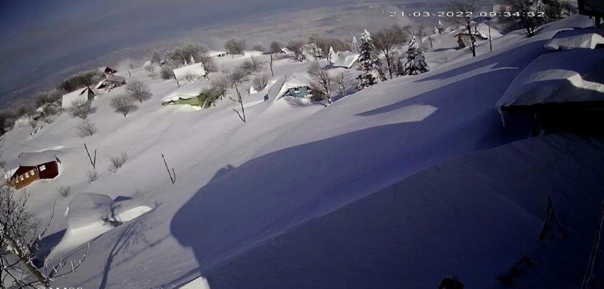 Sakarya’da kar kalınlığı 3 metreyi buldu