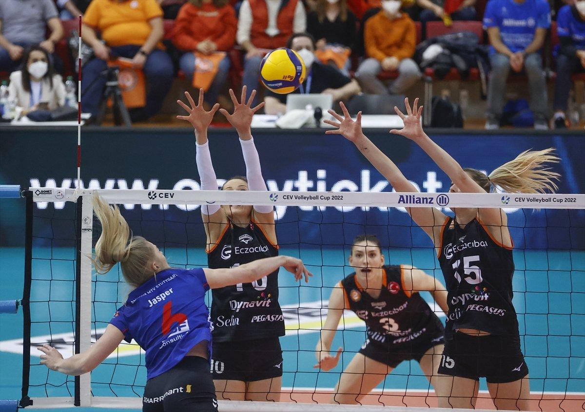 Eczacıbaşı Dynavit, CEV Kupası Final maçını kazanarak şampiyon oldu