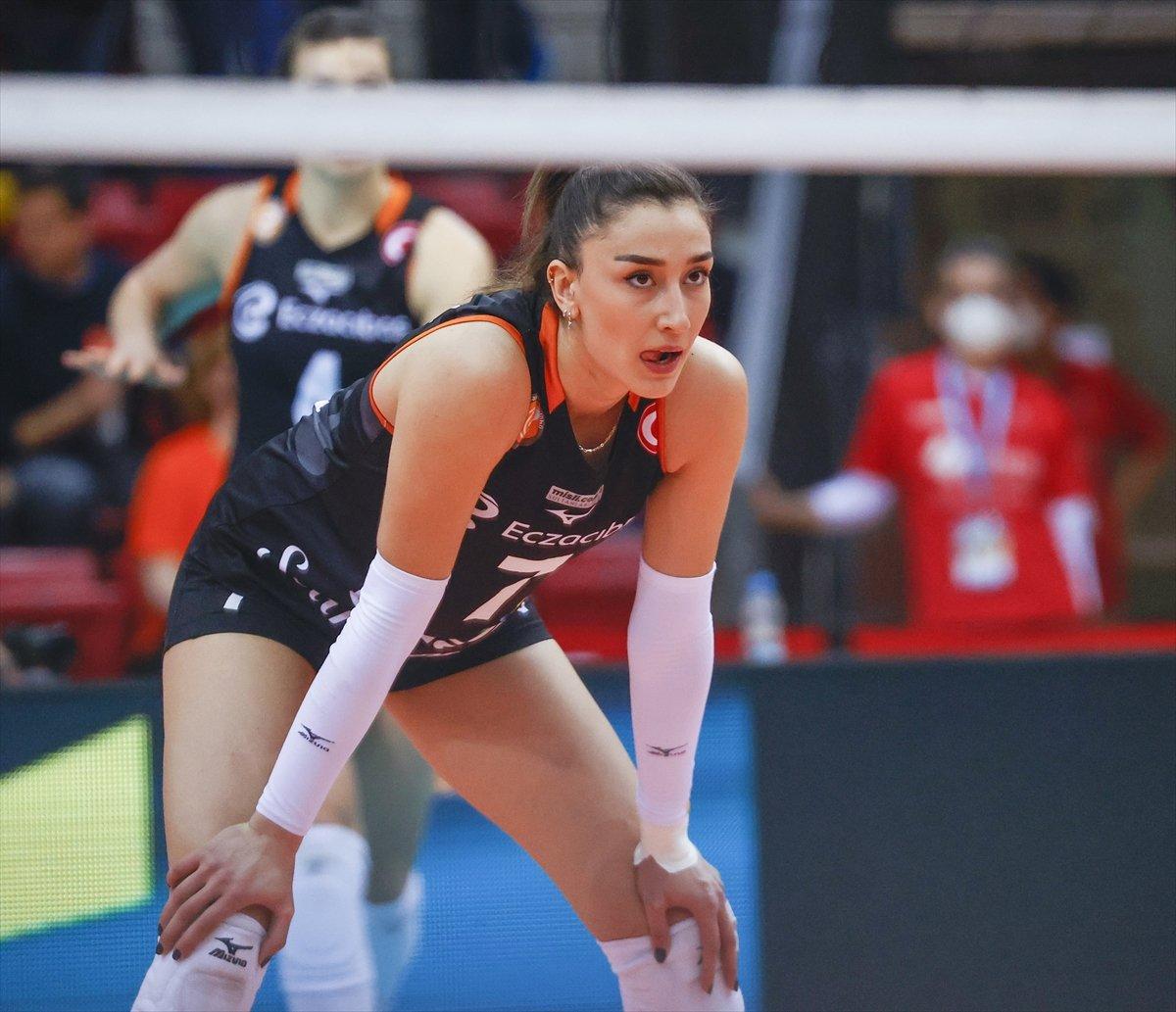 Eczacıbaşı Dynavit, CEV Kupası Final maçını kazanarak şampiyon oldu