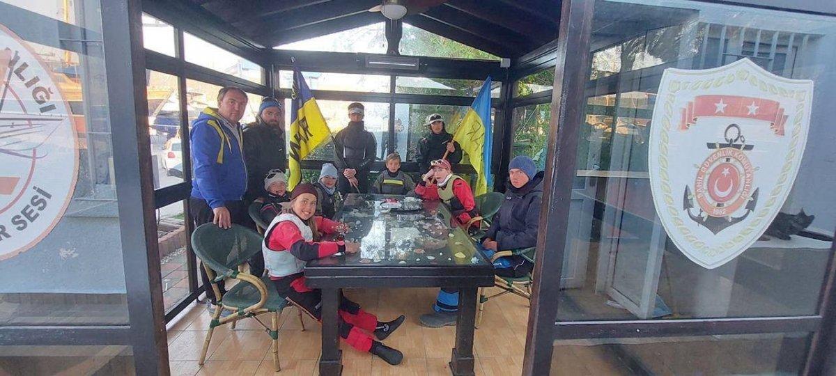 Abramoviç'in Muğla'ya gelen yatına, Ukraynalı yelkencilerden protesto