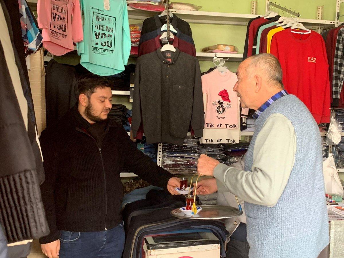 Eskişehir’de, eski belediye başkanı çay ocağında çalışıyor