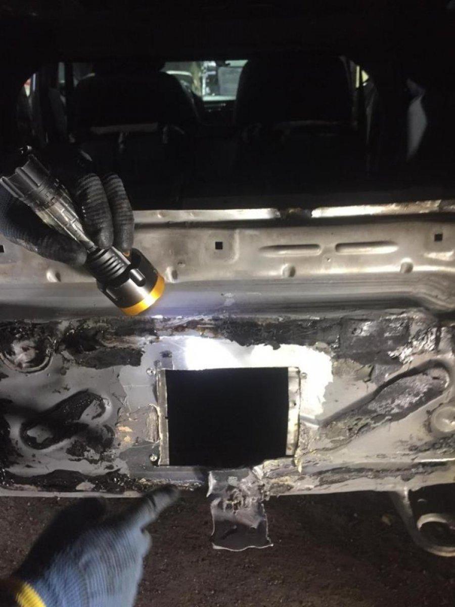 Polis memurunun kullandığı araçtaki 52 kilo patlayıcının görüntüsü çıktı