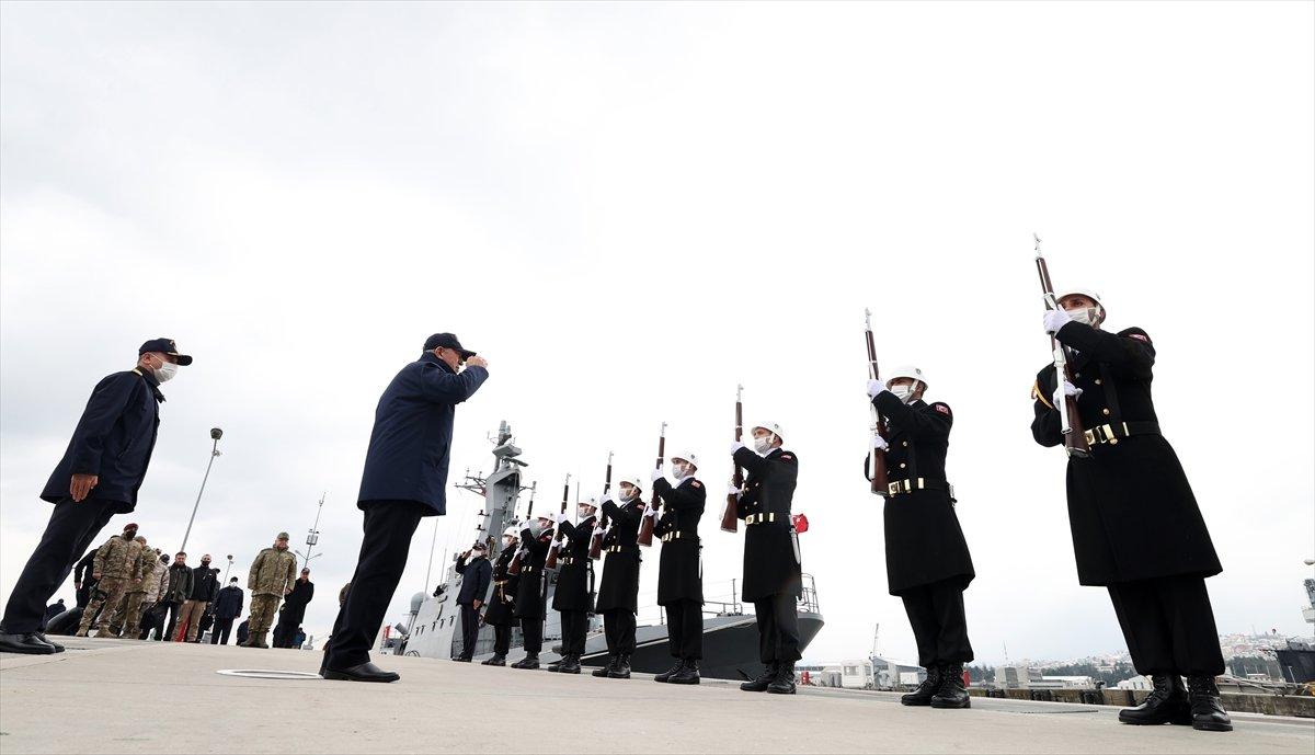 Hulusi Akar milli torpido AKYA ile ilk atışı yaptı