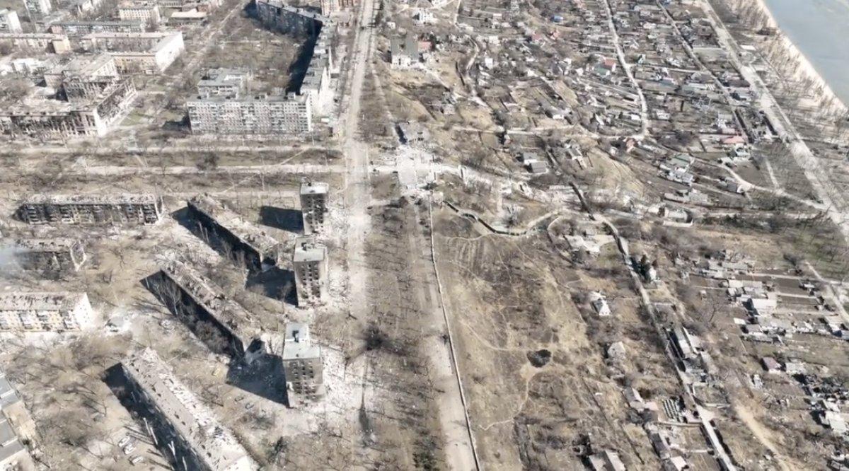 Rus bombardımanının ardından Mariupol'un havadan görünümü