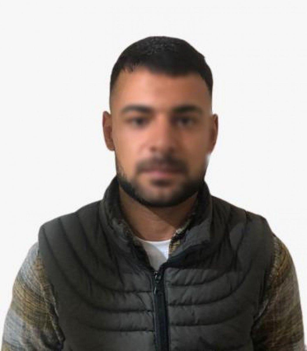 Bağcılar’da kredi kartı hırsızları, alışveriş yapınca yakalandı