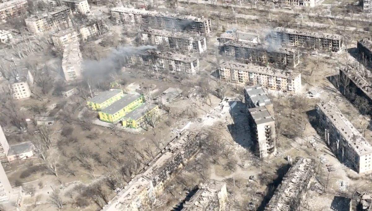 Rus bombardımanının ardından Mariupol'un havadan görünümü