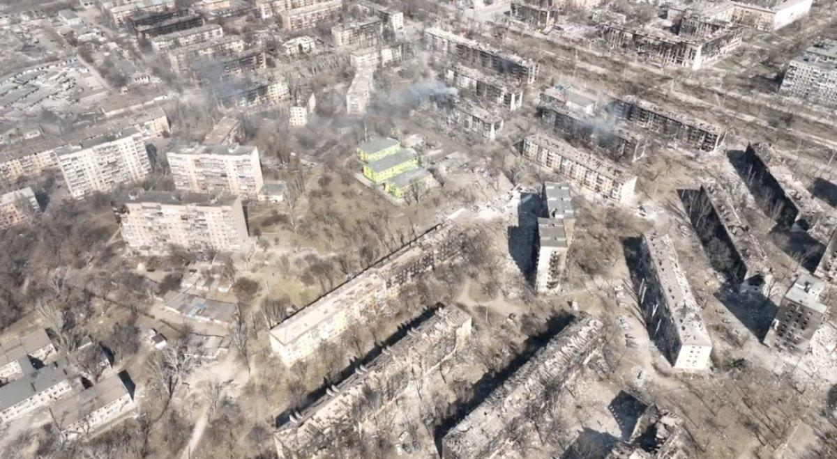 Rus bombardımanının ardından Mariupol'un havadan görünümü