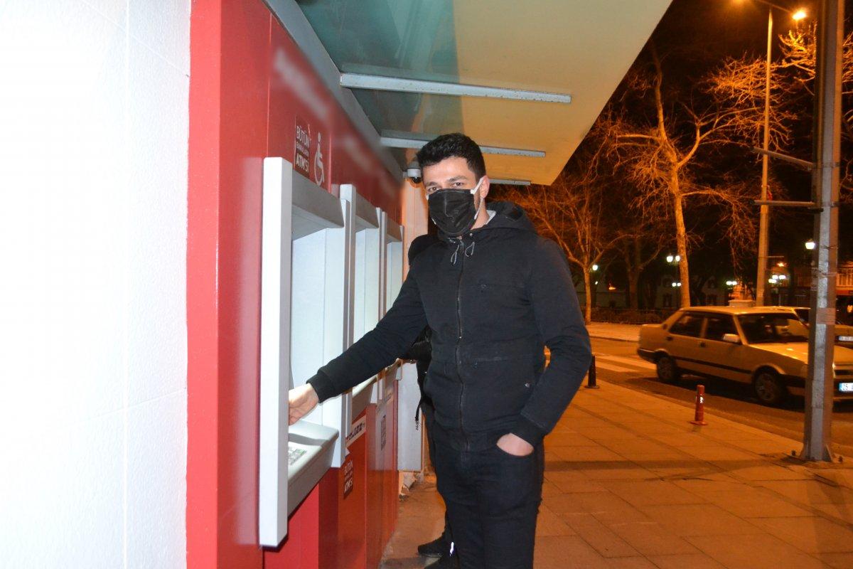 Tekirdağ'da ATM'de unuttuğu emekli maaşını çaldılar