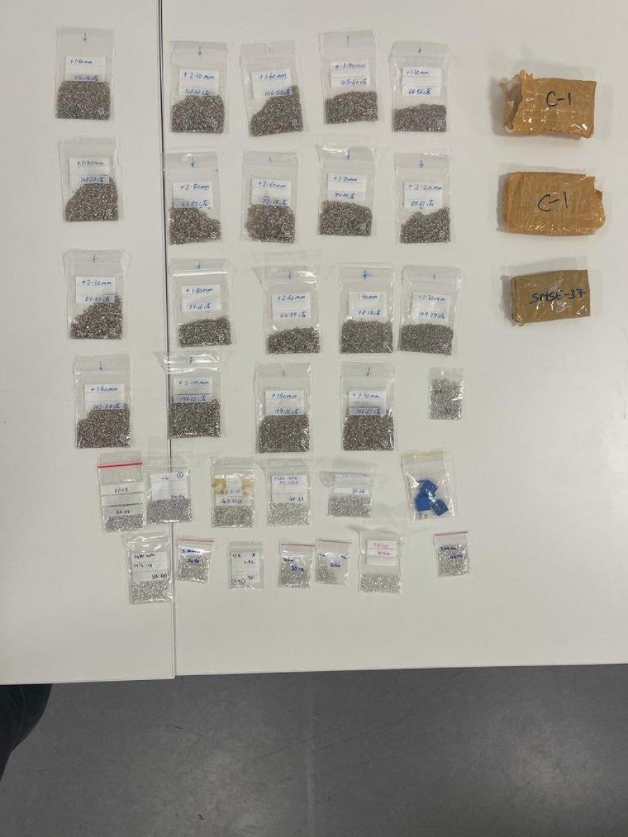 İstanbul’a gelen Hint yolcunun cebinden 12 milyon TL’lik pırlanta çıktı