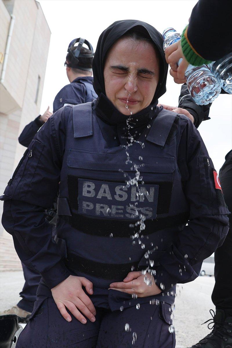 AA'nın savaş muhabirliği eğitiminde toplumsal olaylara müdahale tatbikatı