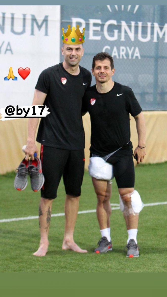 Emre Belözoğlu'ndan Burak Yılmaz'a destek