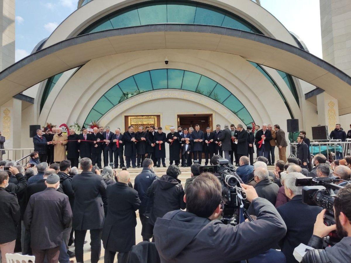 Diyanet İşleri Başkanı Ali Erbaş: Ülkemizde 90 bin camide minareler yükselmektedir