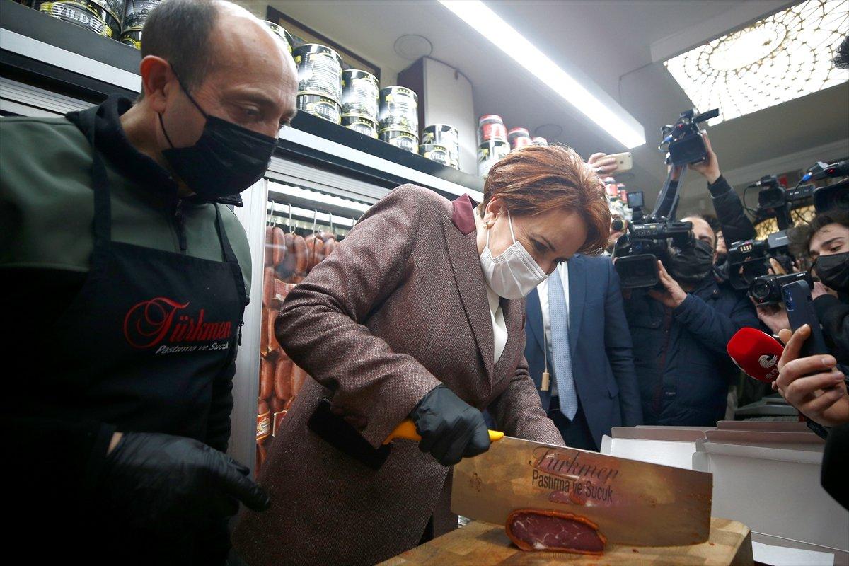 Meral Akşener, Kayseri'de pastırma doğradı