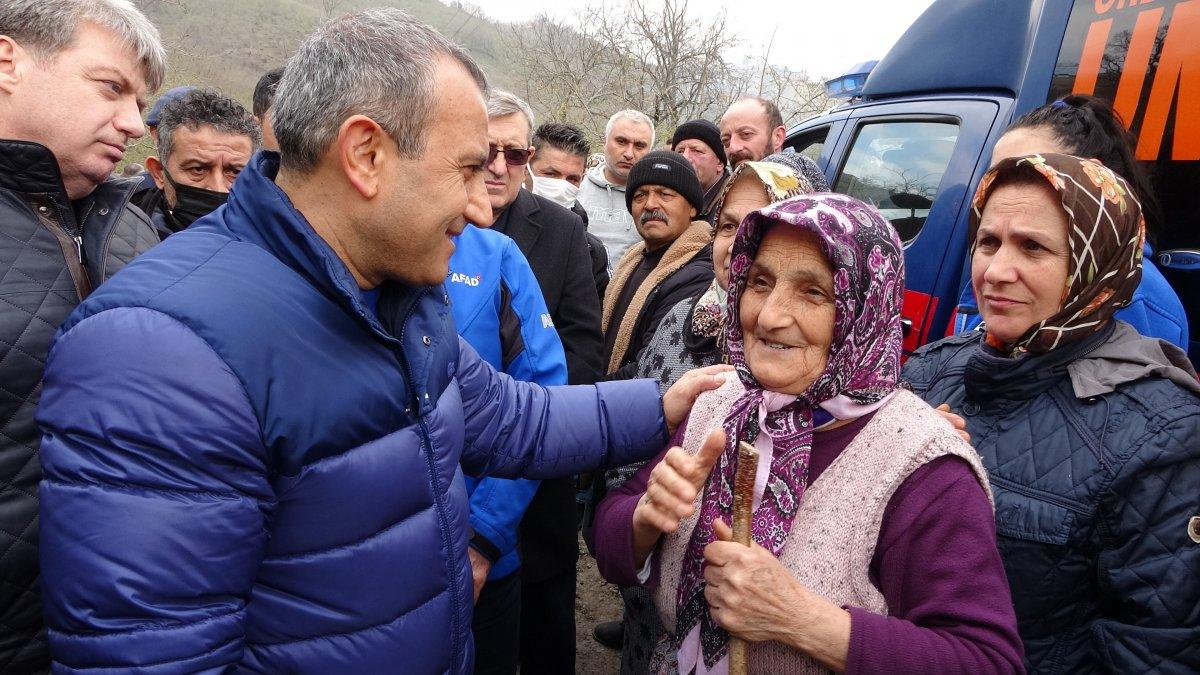Ordu'daki heyelanda evi yıkılan yaşlı kadın gözyaşlarına boğuldu