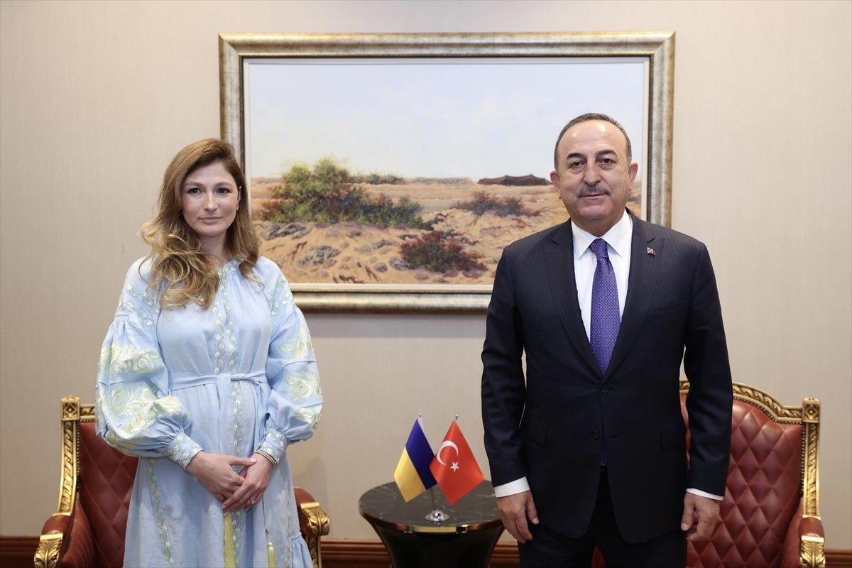 Katar'a giden Mevlüt Çavuşoğlu mevkidaşlarıyla görüştü