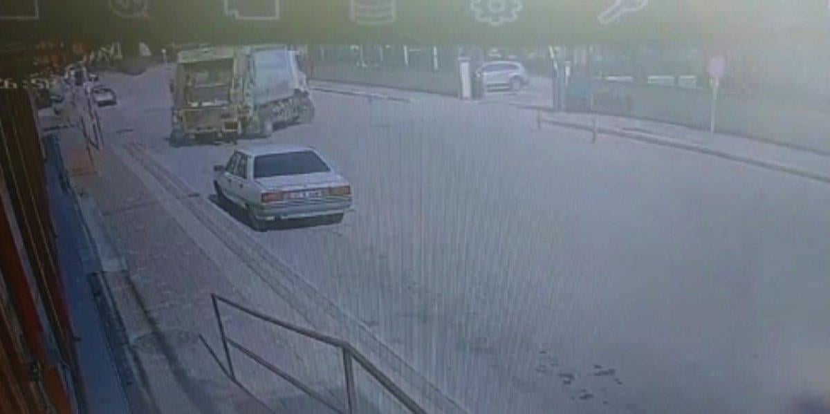 Antalya'da kamyonun altında kalan kurye yaşamını yitirdi