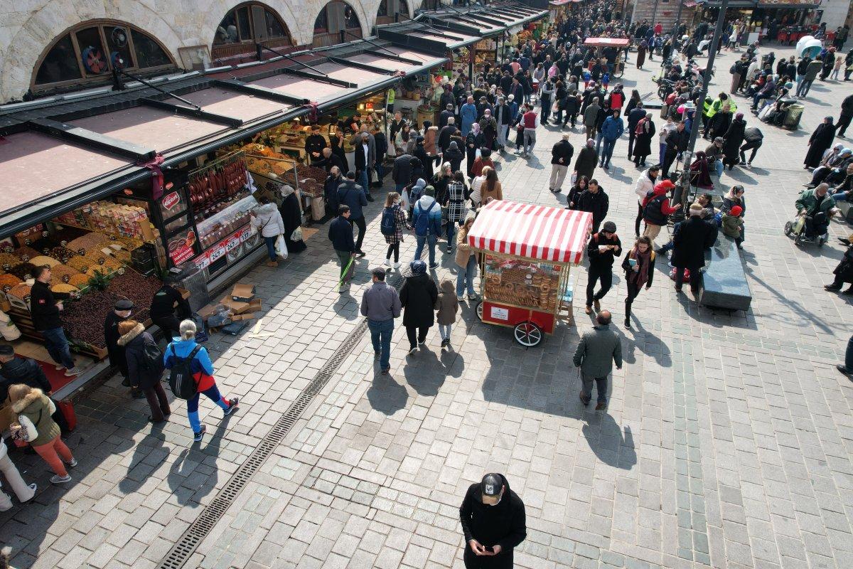 Eminönü'nde Ramazan yoğunluğu