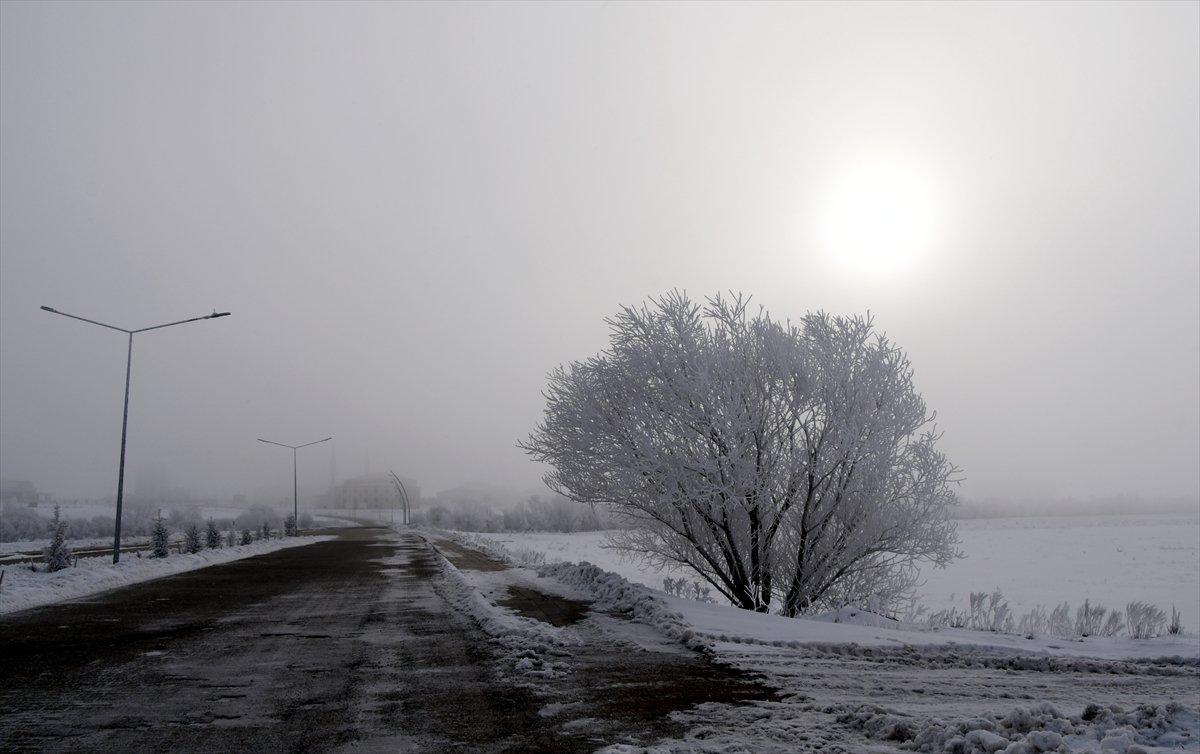Doğu'da 152 yerleşim yeriyle bağlantı kesildi