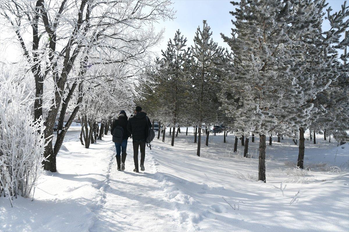 Doğu'da 152 yerleşim yeriyle bağlantı kesildi