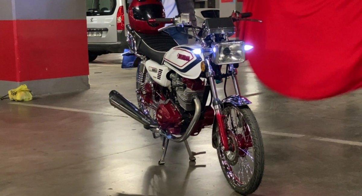 Kahramanmaraş’ta lise öğrencisi, hurda malzemelerden motosiklet yaptı