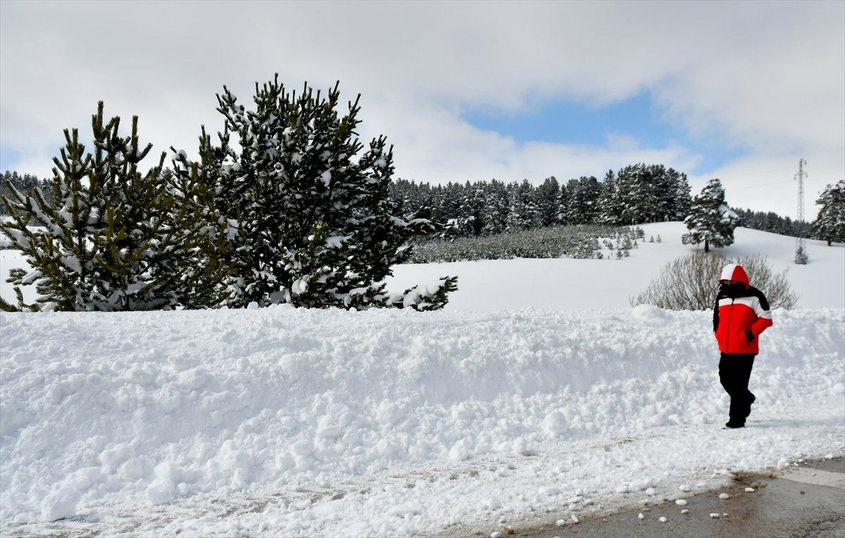 Doğu'da 152 yerleşim yeriyle bağlantı kesildi