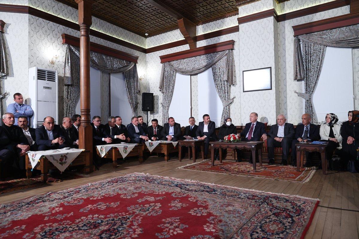 Cumhurbaşkanı Erdoğan, Tokat'ta çiftçilerle buluştu