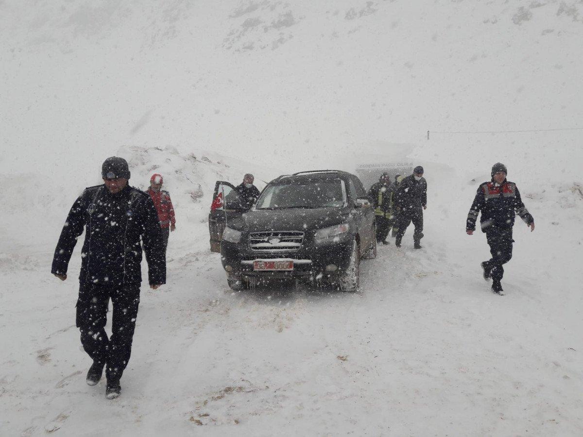 Kayseri'deki maden ocağında göçük altında kalan işçilerden 1'i ölü bulundu
