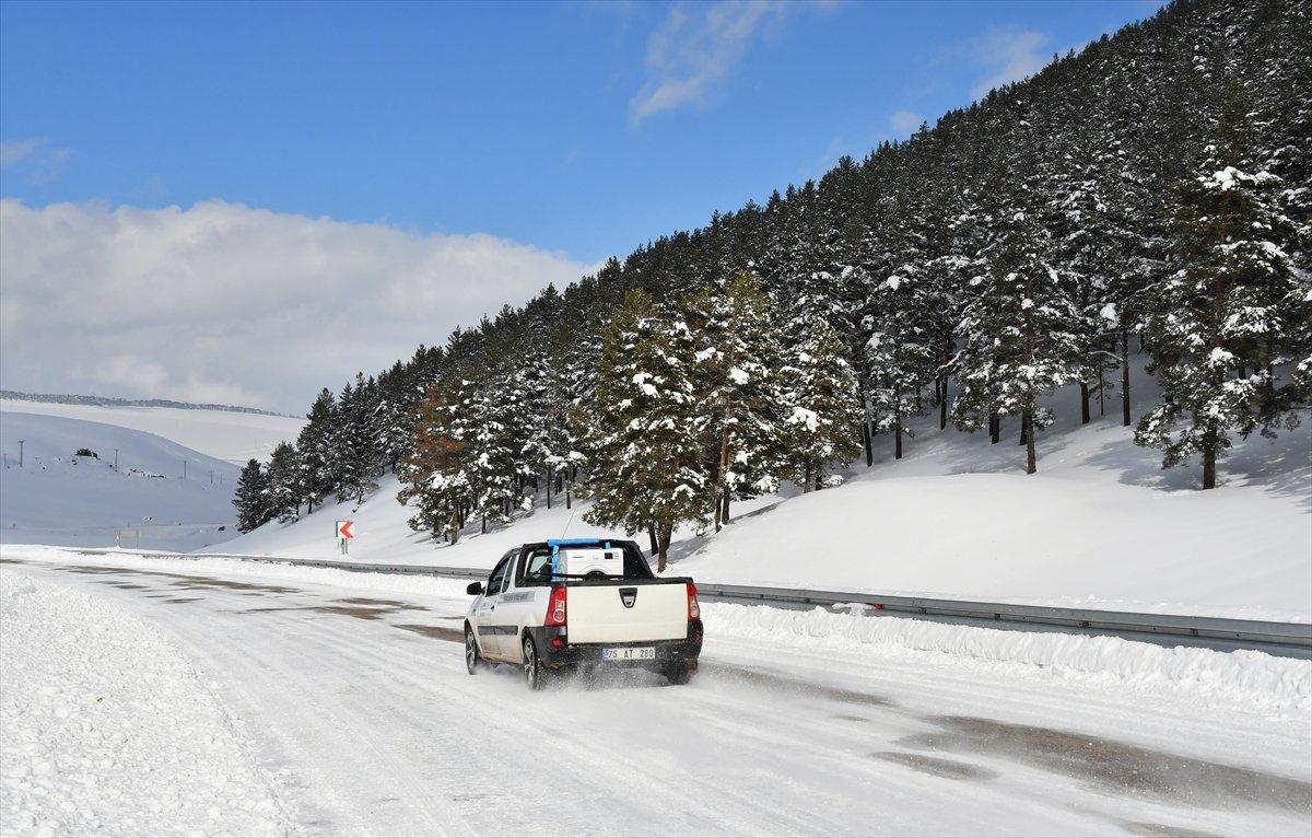 Doğu'da 152 yerleşim yeriyle bağlantı kesildi