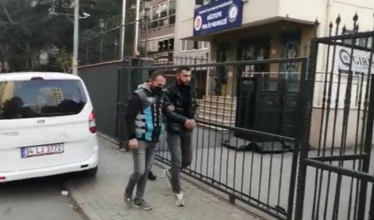 Kadıköy'de makas atan sürücü kamerada