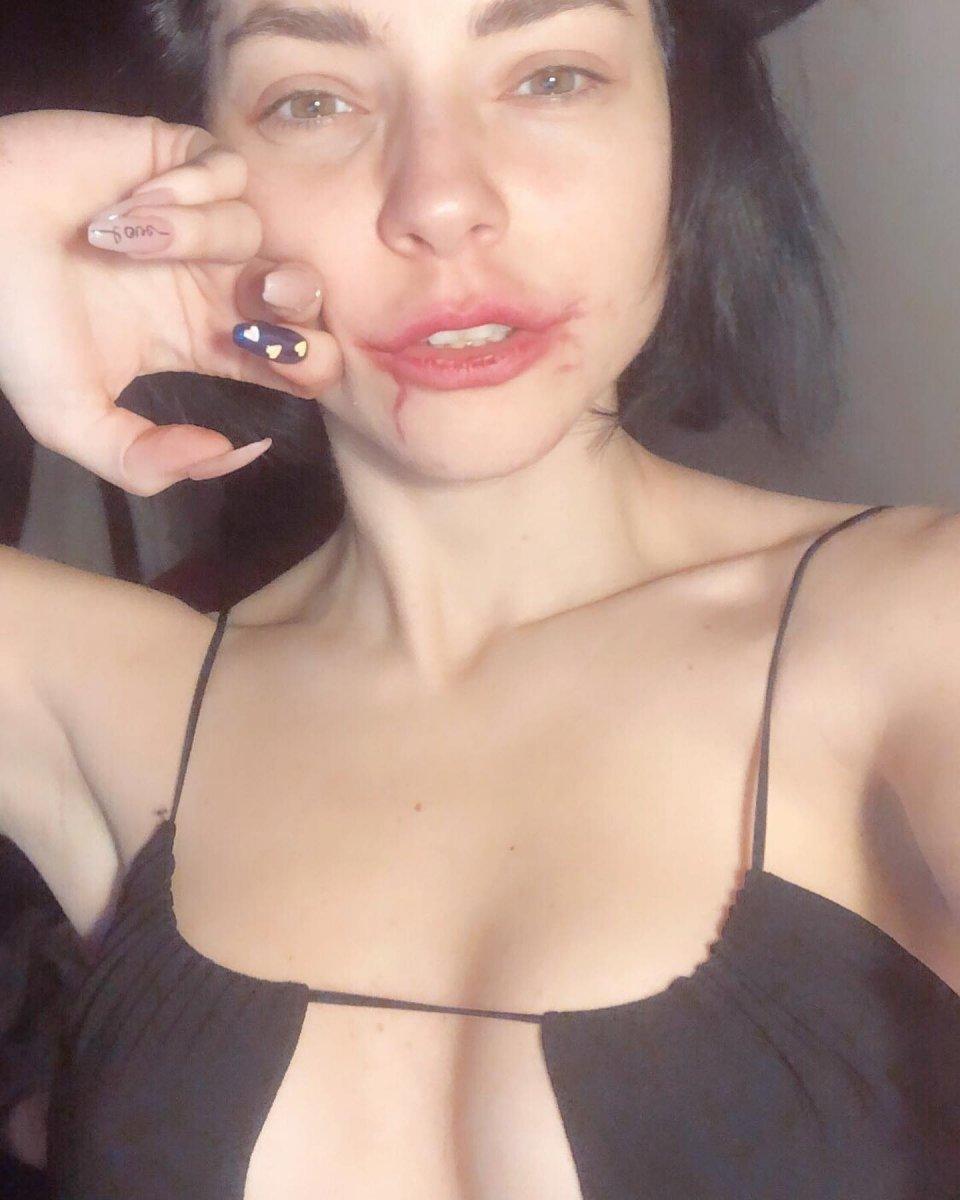 Merve Boluğur’dan sütyensiz paylaşım