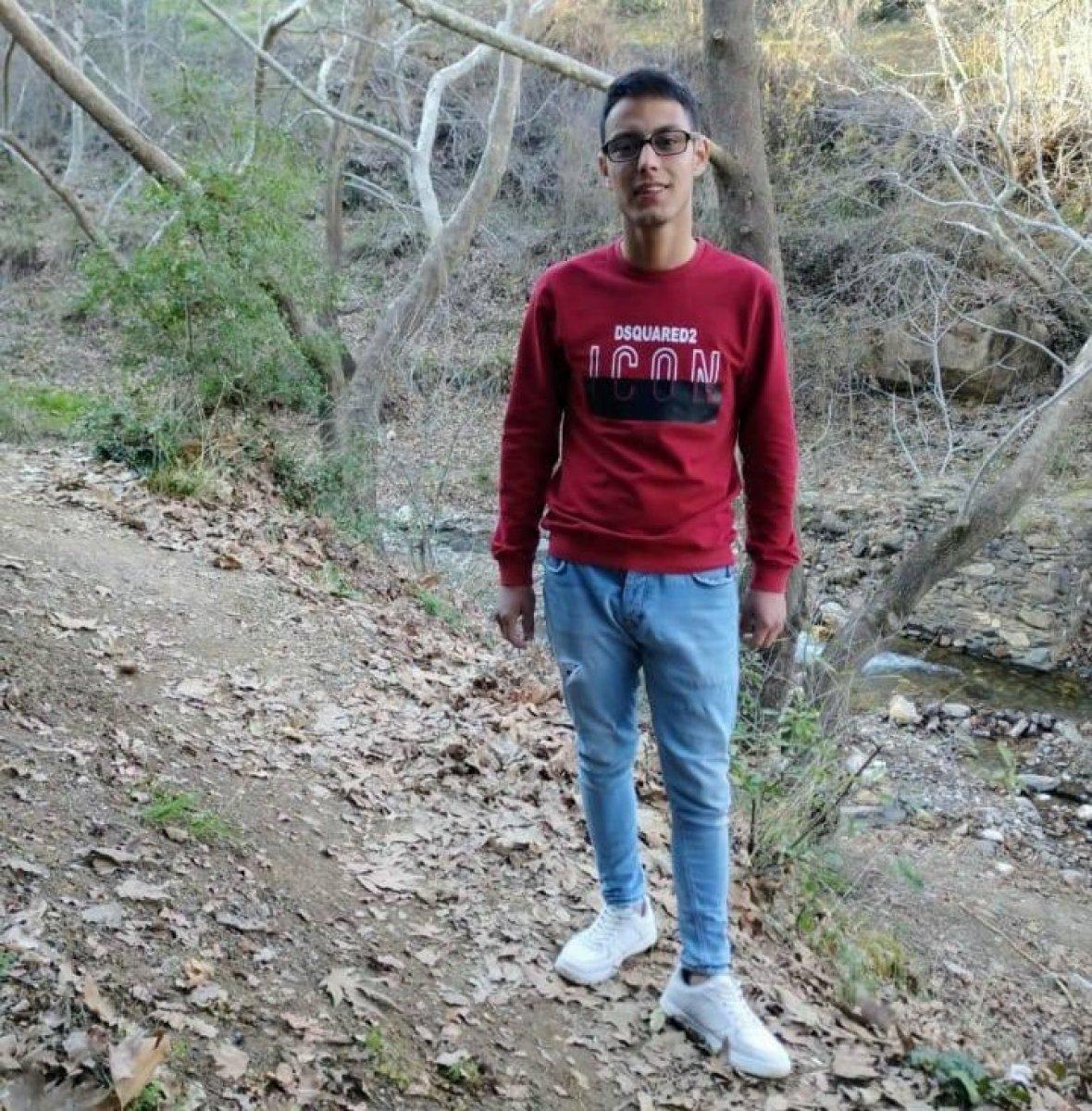 Manisa'da kamyona çarpan motosikletli öldü