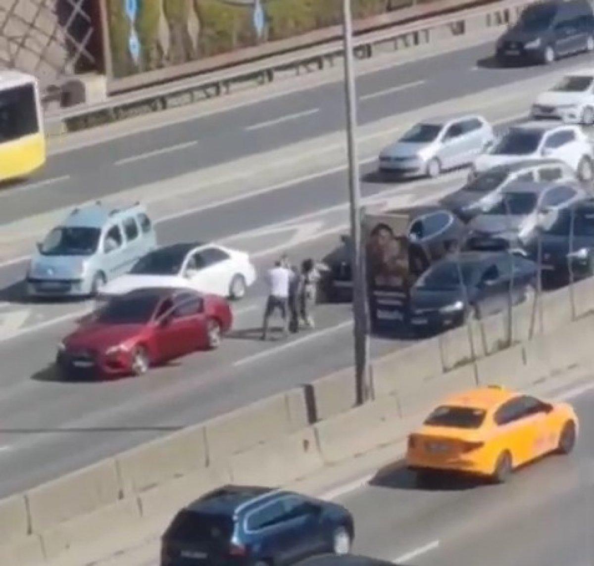 Maltepe’de yumruklu kavga kamerada