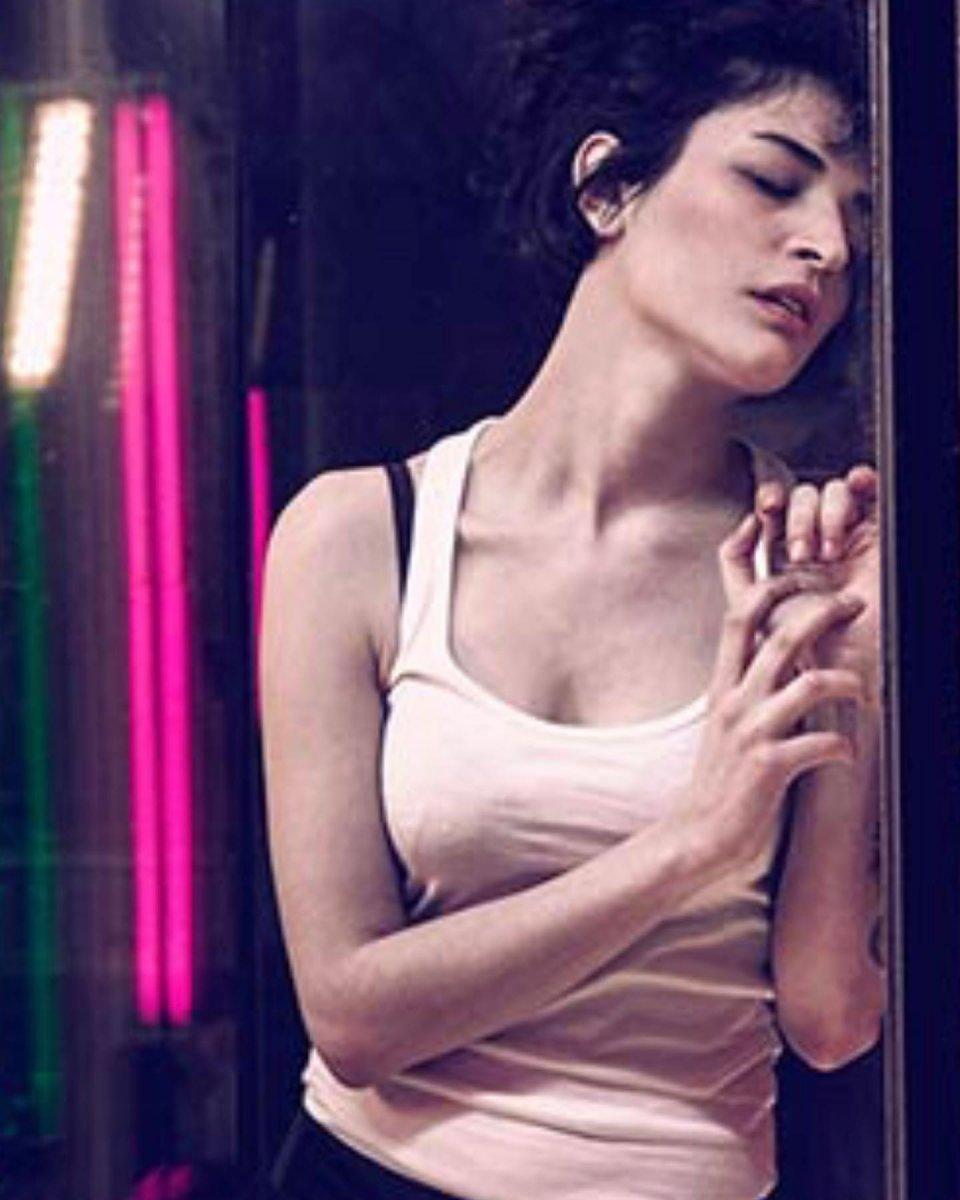 Gonca Vuslateri'den Will Smith'e: Eline Sağlık