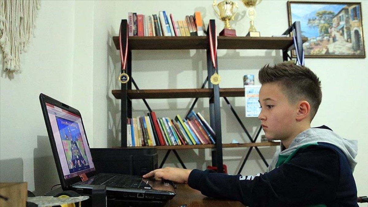 10 yaşındaki Yüksel, uluslararası kodlama yarışmasında birinci oldu