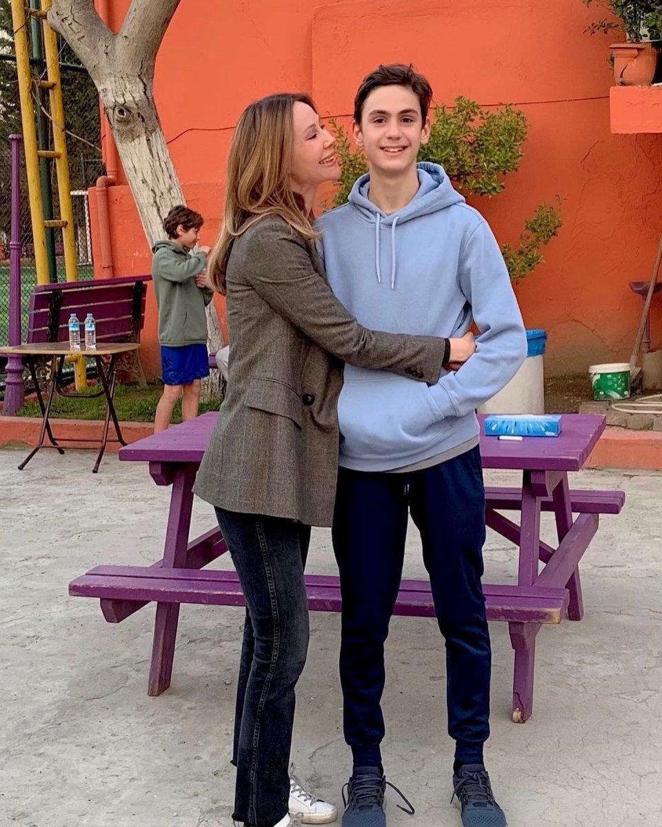 Pınar Altuğ, Demet Şener'in oğlunu görünce şaşırdı