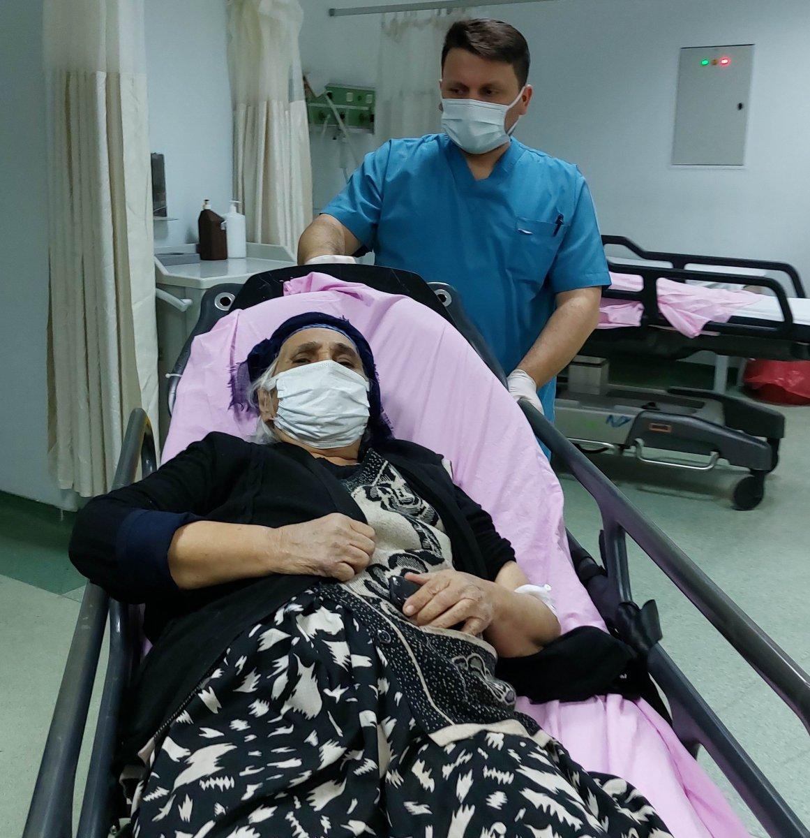 Samsun'da hastanede oğlu tarafından darbedildi