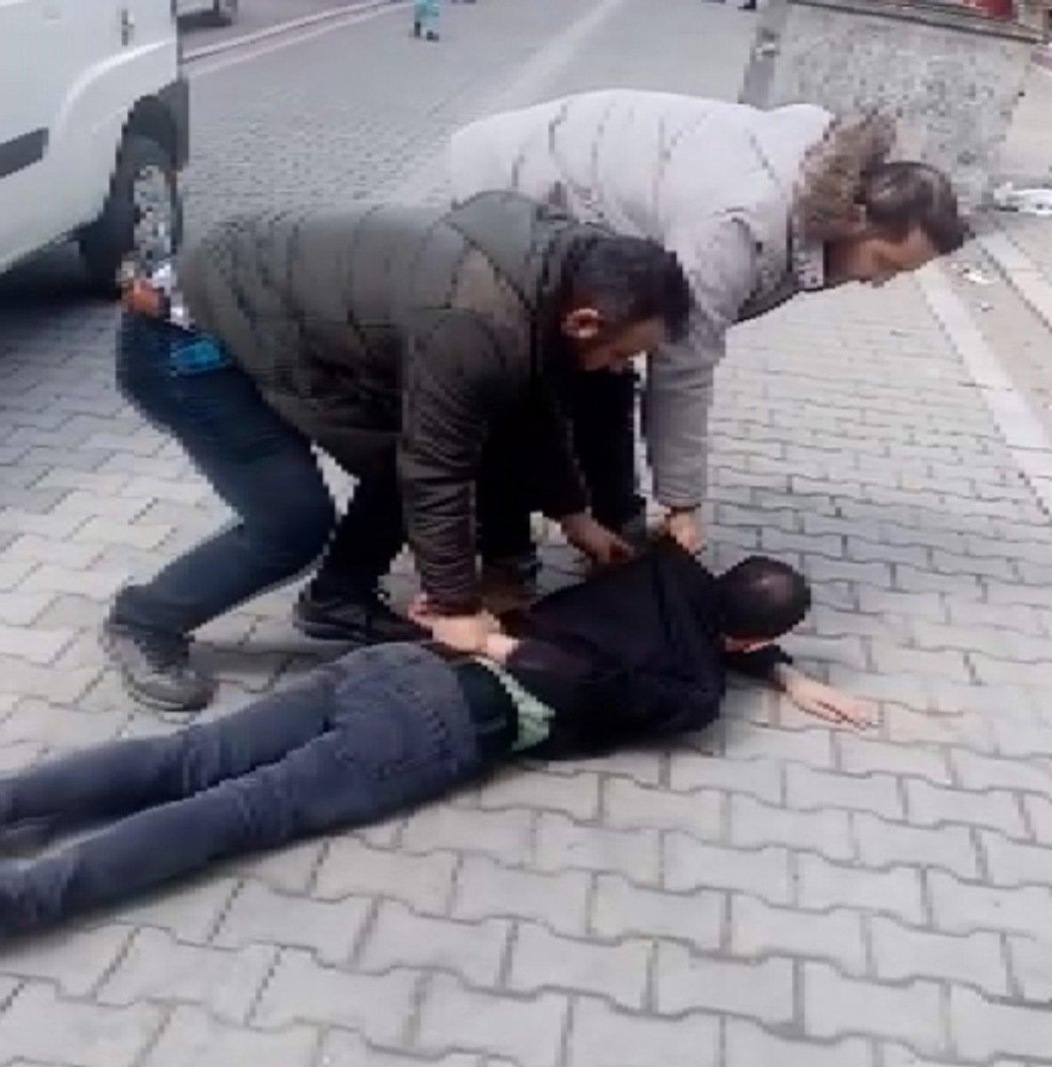 Esenyurt'ta taksiciye ilacını aldırıp, parasını çaldı