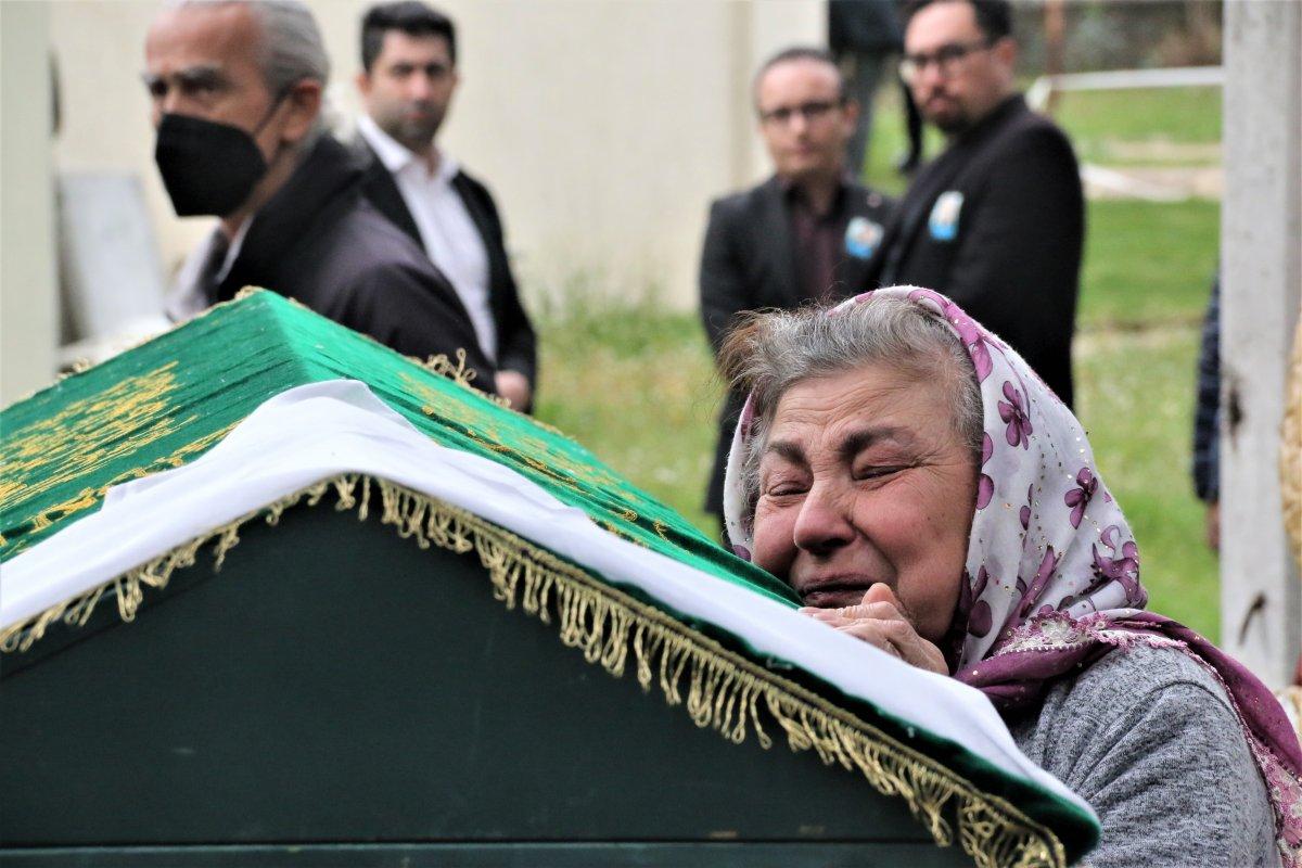 Küçük Mahra'ya son görev: Gözyaşları arasında toprağa verildi