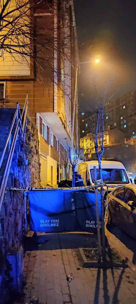 Kağıthane'deki kağıt toplayıcısı, şah damarından bıçaklanarak katledildi