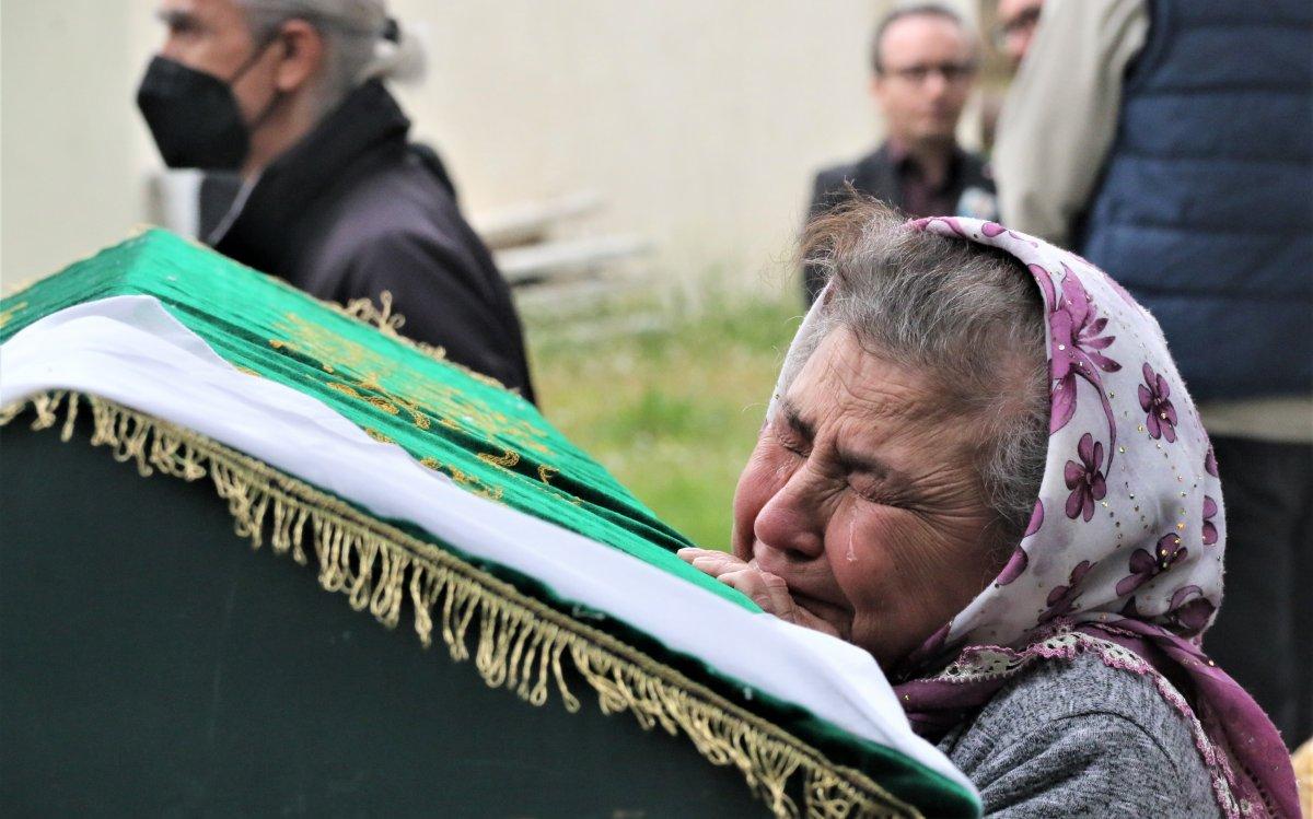 Küçük Mahra'ya son görev: Gözyaşları arasında toprağa verildi