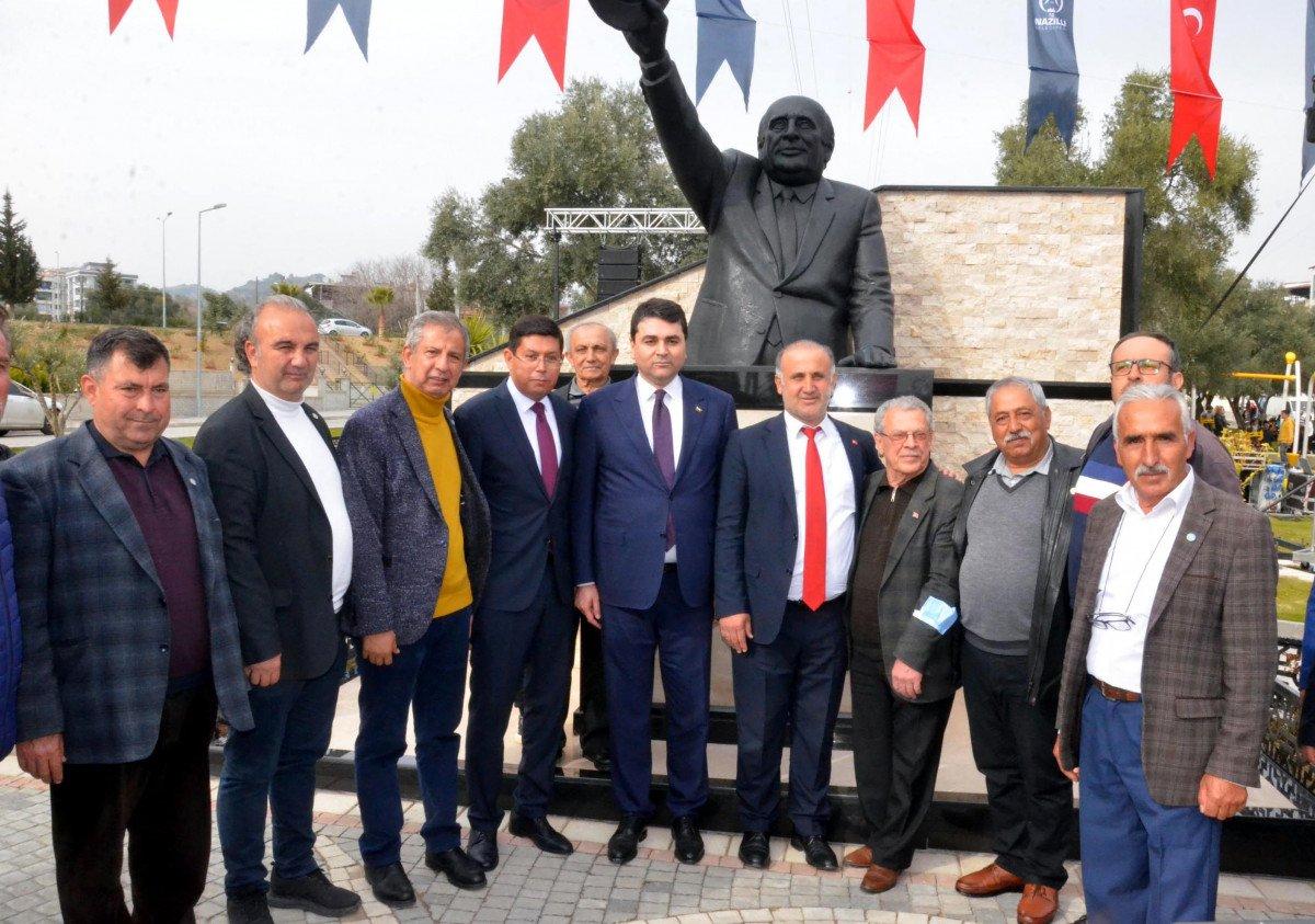 İyi Partili Nazilli Belediyesi'nden Süleyman Demirel heykeli