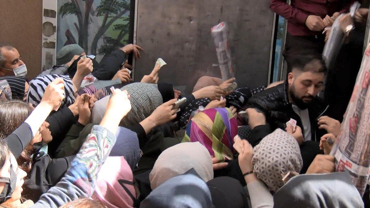 İstanbul'da ucuz halı izdihama neden oldu