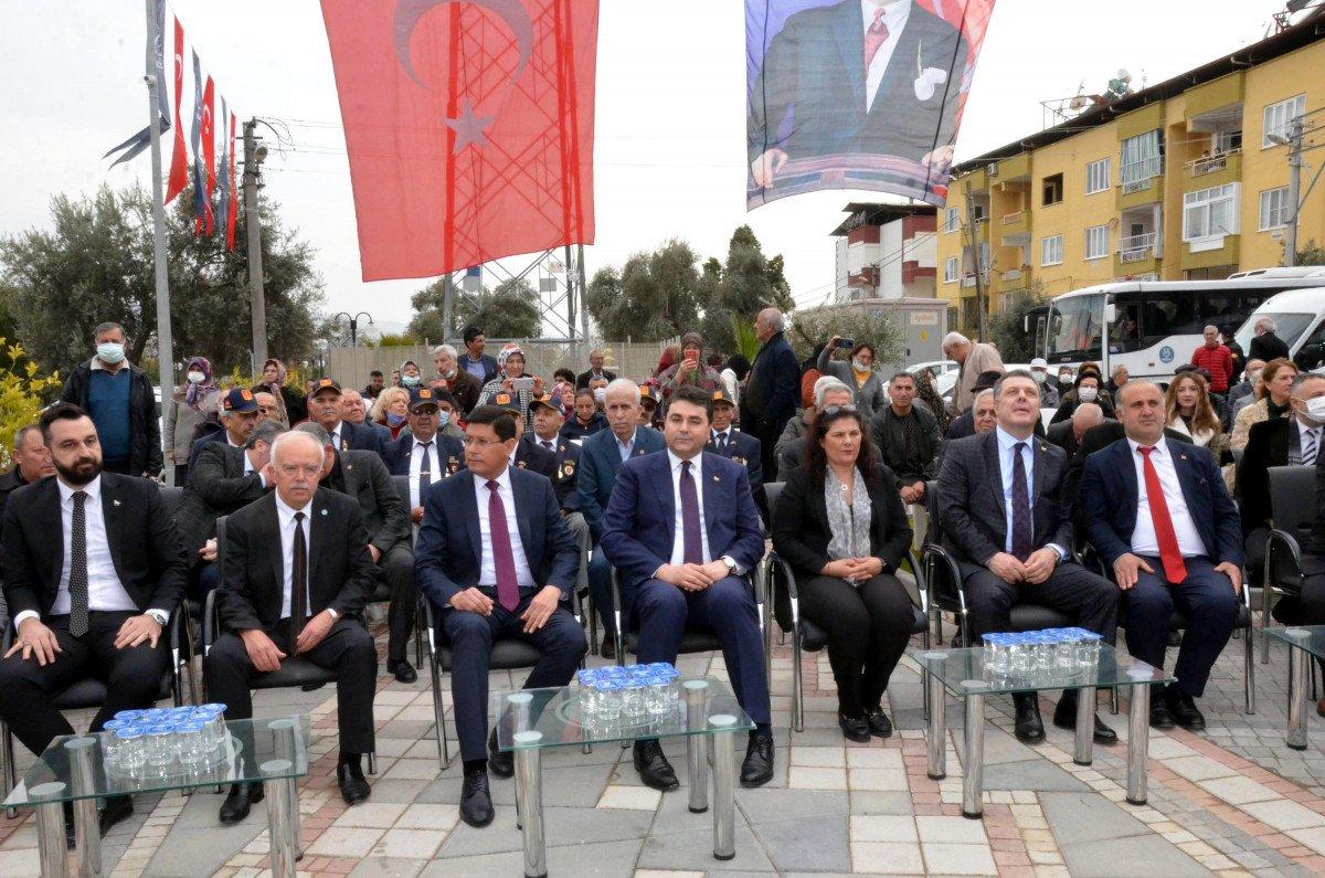 İyi Partili Nazilli Belediyesi'nden Süleyman Demirel heykeli